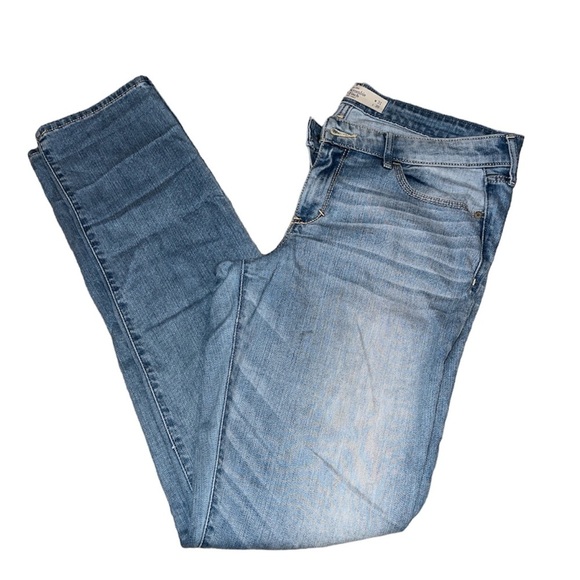 Abercrombie&fitch Lightwash Denim Low Rise Jeans Size 12L - Picture 1 of 7